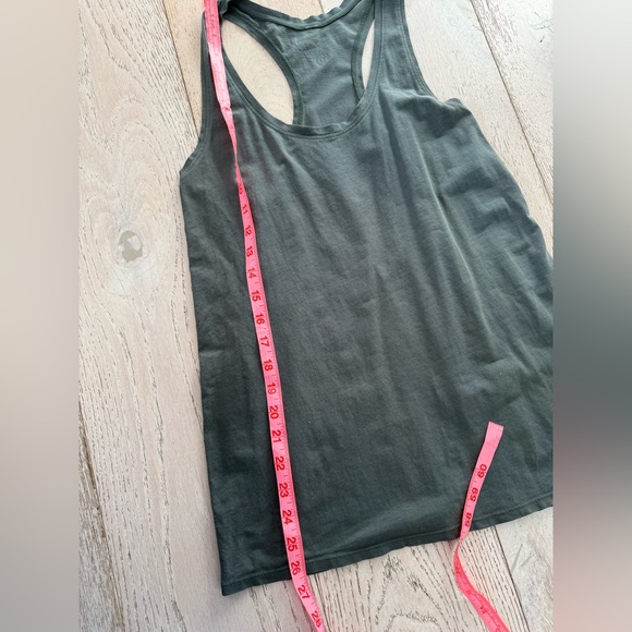Pristine Rare excellent condition Lululemon Love Tank Green Twill - Picture 10 of 10